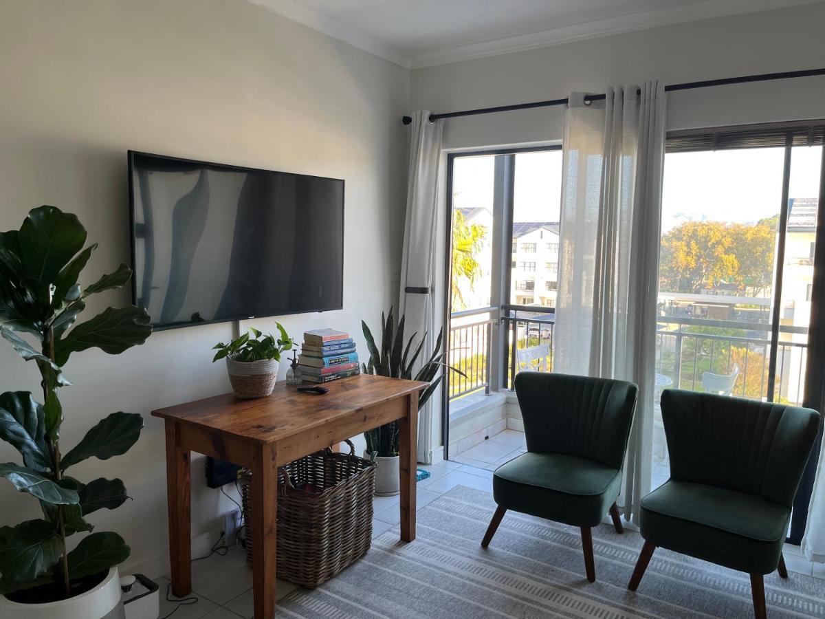 Luxury One Bedroom Apartment Съмърсет Уест Екстериор снимка